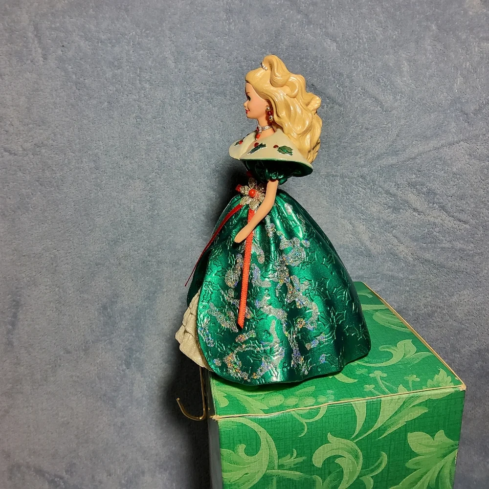 New In Box Vintage 1996 Hallmark Holiday Barbie Stocking Hanger Green Glittery - Picture 4 of 8